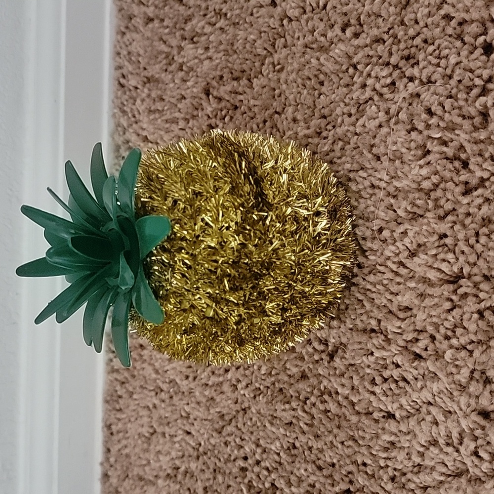 Pineapple🏷